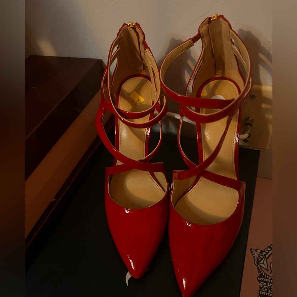 Michael Kors Dazzling Red Heels - Picture 12 of 16